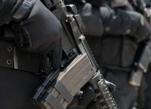 Comando armado hiere y despoja de sus armas a policías de Cañada Morelos