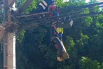 Trabajador de Totalplay se electrocuta mientras instalaba un servicio en La Margarita