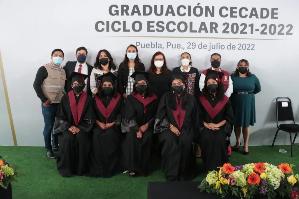 Profesionaliza SEDIF a alumnas y alumnos de los CECADE
