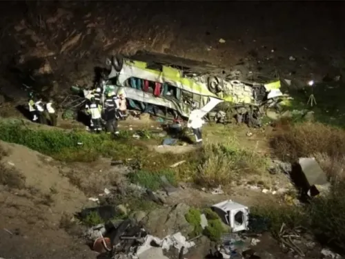 Se desbarranca autobús en Chile; hay 20 muertos