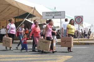 Hace gobierno federal entrega masiva de televisiones en plena campaña en Puebla