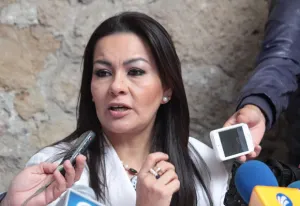 Mujeres profesinistas reciben 30% menos de salario que un varón: Barahona