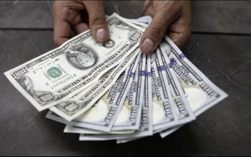 El dólar llega a 20.85 pesos en ventanilla bancaria