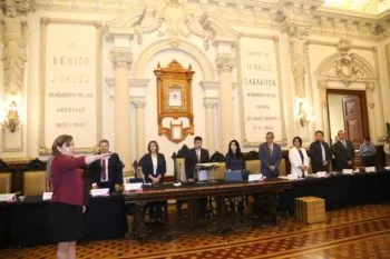 Cabildo toma protesta como regidora suplente a Araceli Caselín