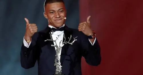 Mbappé, elegido mejor jugador joven del año