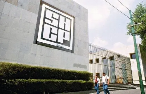 Hacienda bloquea cuentas de universidad estatal por lavado de dinero