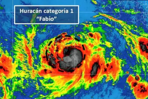 Tormenta Fabio se convierte en huracán frente a costas del Pacífico mexicano