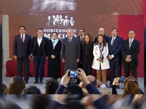 Anuncia López Obrador nombramientos para medios públicos