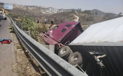 Accidente en la Chamapa-Lechería deja al menos siete muertos