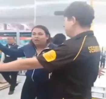Mujer en estado de ebriedad protagoniza disturbio en tienda departamental