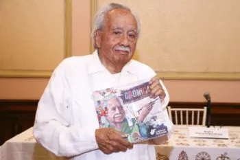 Ayuntamiento de Puebla entrega premio municipal de Arte y Cultura al pintor Fernando Castellanos y al Consejo Puebla de Lectura