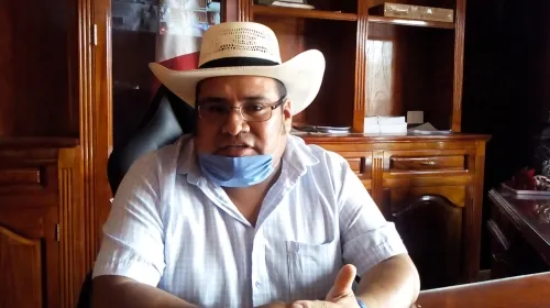 Edil de Ajalpan, investigado por supuesta colusión criminal, llegó al poder de la mano de G. Islas