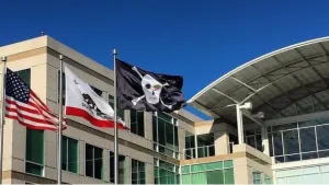 ¿Por qué Apple izó una bandera pirata para festejar sus 40 años?