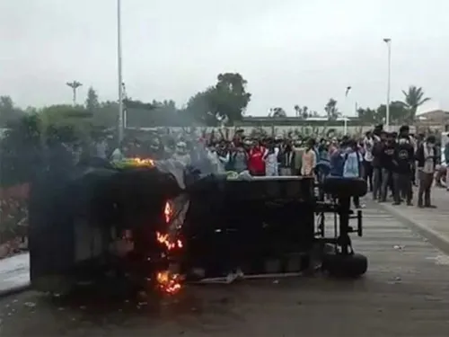 Trabajadores saquean fábrica de iPhone al no recibir sueldo