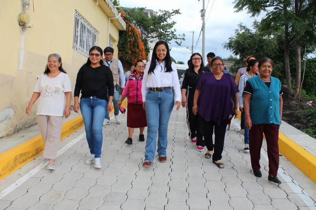 Justicia social que se construye con hechos: Ariadna Ayala entrega pavimentación en la colonia Los Ángeles en Atlixco