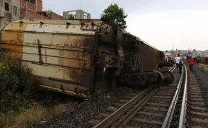 Descarrilan 19 vagones del tren en Zacatecas