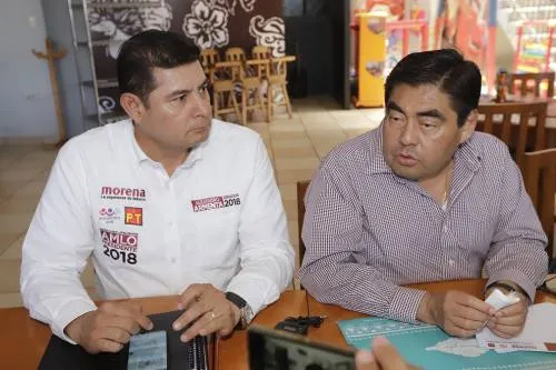 Se compromete Barbosa con conductores a reformar ley de transporte
