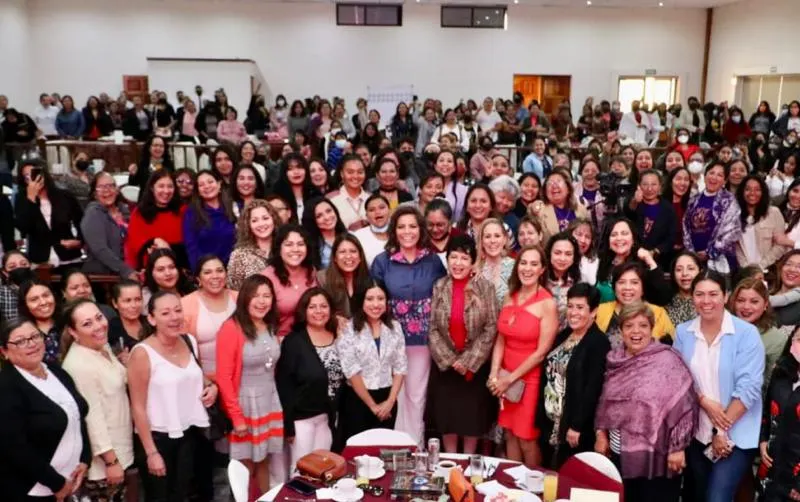 "Mujer es poder"