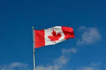 Denuncian engaño a migrantes mexicanos que buscan trabajo en Canadá