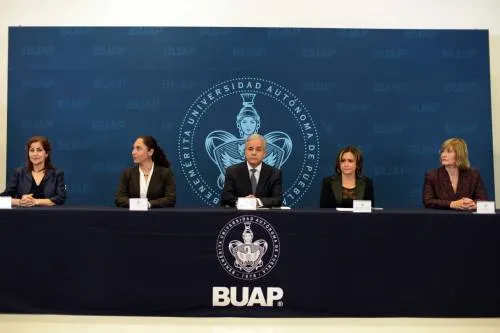 Personal de instituciones públicas se reúne en la BUAP para compartir experiencias