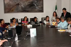 Legisladores y especialistas trabajarán en normas para familias y primera infancia