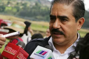 Renuncia Apolinar Mena por caso OHL