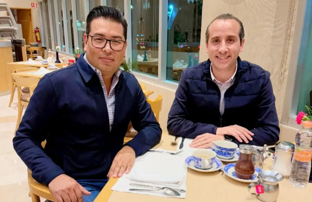 Se reúnen Mario Riestra y Néstor Camarillo rumbo a las elecciones extraordinarias 2025