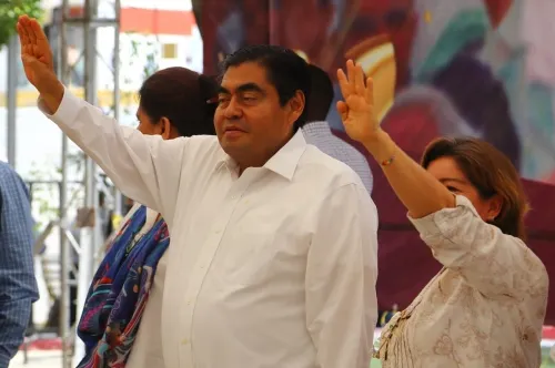 Gobiernos deben corregir sus formas de hacer política con acciones cercanas a la gente: Barbosa