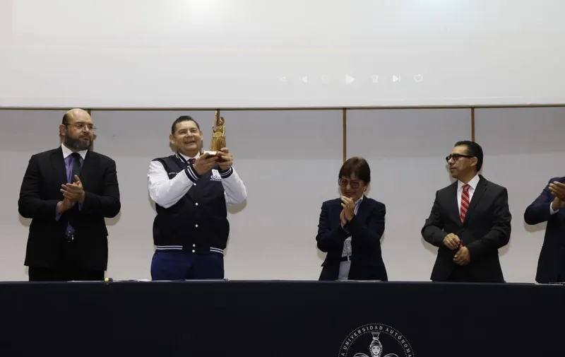 alejandro-armenta-presea-minerva-buap