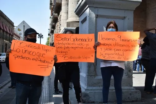 Trabajadores de baños públicos exigen su reapertura