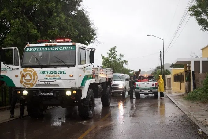 Huracán Polo toca tierra dos veces en México y deja lluvias, inundaciones y cortes
