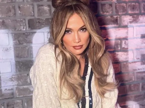 JLo alista estreno de su serie; donará miles de dólares