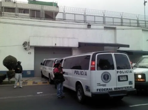 Arraigan a 12 policías federales por ataque a camioneta diplomática de EEUU