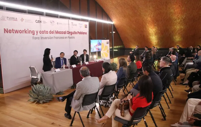 economia-mezcal-orgullo-puebla-francia