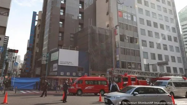 Reportan 27 muertes por incendio en edificio de Japón