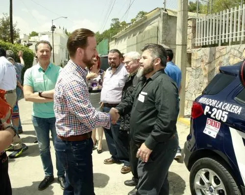 El alcalde Luis Banck entregó una patrulla equipada a vecinos organizados de El Mirador la Calera