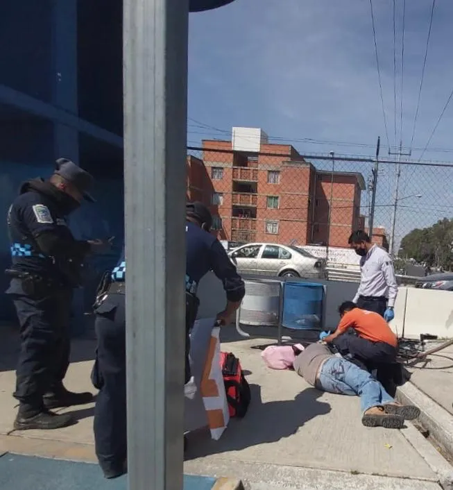 Ciclista muere al caer del puente de Periférico