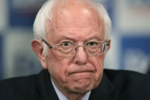 Bernie Sanders deja campaña presidencial