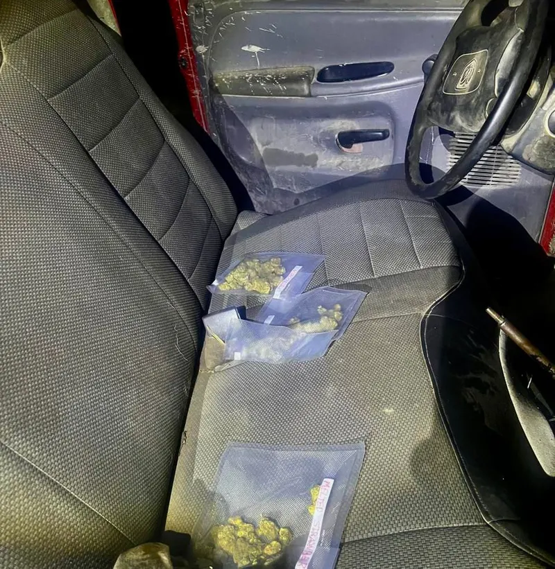 En Santiago Acatlán, SSP asegura dos vehículos relacionados con el robo de hidrocarburo