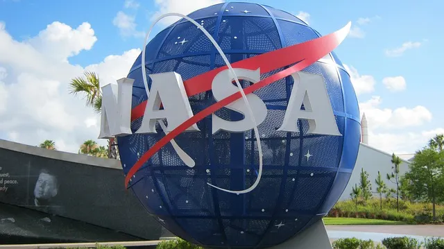 NASA retrasa el regreso de astronautas varados en la EEI hasta 2025