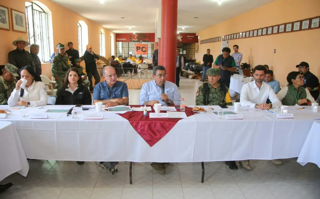 Anuncia Sergio Salomón posible transferencia de fondos para recuperar viviendas en zonas afectadas en Zacatlán/ Foto: Twitter @SergioSalomonC