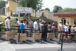 Entrega de pantallas a diestra y siniestra revela fines electoreros‏: Zaldívar