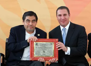 Miguel Barbosa, un poblano producto de la cultura del esfuerzo: RMV