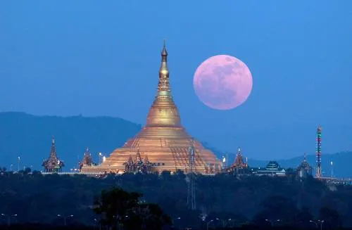 Fotos: Bellas postales de la “Súper Luna” de este domingo en el mundo