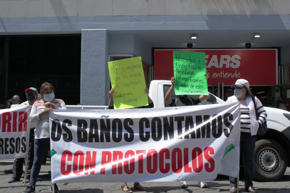 Trabajadores de baños públicos podrían manifestarse todos los días hasta lograr apertura