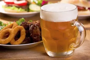 Mexicanos comprarán 50 por ciento más alcohol durante Mundial