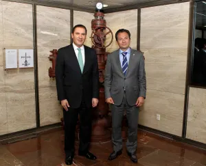 RMV y Pemex revisan proyecto de planta de metanol