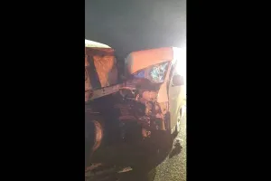 Seis heridos deja Choque entre una camioneta y plataforma de un torton