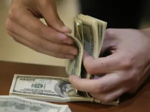 Bancos venden dólar en 20.76 pesos