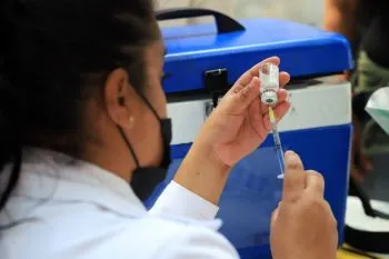 Segundas dosis para los menores de 11 años serían en septiembre: Salud